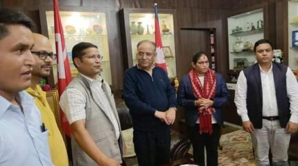 नेकपा एस सुदूरपश्चिम प्रदेश संसदीय दलकी प्रमुख सचेतक विक नेकपा (माओवादी केन्द्र)मा प्रवेश