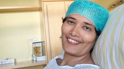 एकैपटक पाँच वटा क्यान्सर झेलिरहेकी कान्छी प्राध्यापकको जीवन रक्षाकालागि अपिल