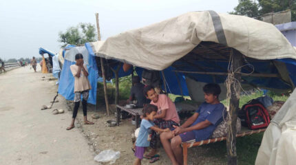 कैलालीका बाढीपीडितको सडकमा बास