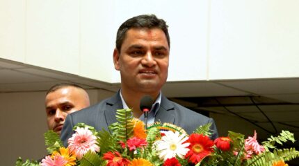 सीमित स्रोत र जनशक्तिबाटै प्रभावकारी सेवा दिनुपर्छ : मन्त्री पौडेल