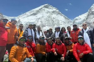लावालस्कर लिएर सगरमाथा बेस क्याम्प पुगे मन्त्री
