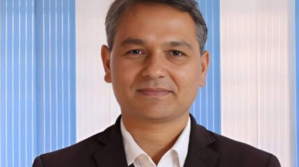 उच्च मनोबल लिएर काम गर्न प्रहरी कर्मचारीलाई गृहमन्त्री अर्यालको निर्देशन