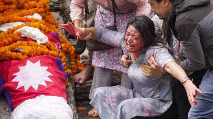 जेन-जी आन्दोलन : मृतकको बिदाइमा रोकिएन आँसु [तस्बिरहरू]