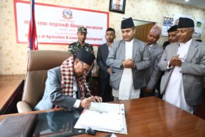 कृषि मन्त्रालयको बागडोर सम्हालेका डा. मदन परियारको प्रेरणादायी यात्रा