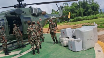 इलामका पहिरोपीडित परिवारलाई कोशी सरकारको राहत