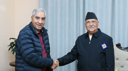 चुनाव कि संसद् पुनर्स्थापना भन्ने बहसका बीच देउवा-ओली भेटवार्ता
