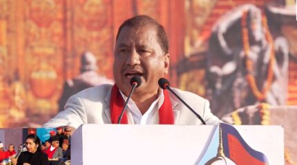 एमालेलाई विप्लवको शुभकामना- २००६ सालको जस्तो कम्यूनिष्ट पार्टी बनाउने संकल्प महाधिवेशनले गरोस्