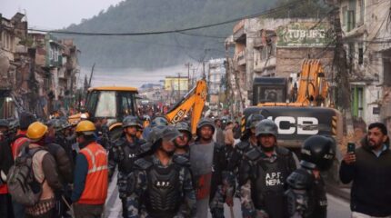 हेटौँडामा शनिबार विहान देखि भत्काउन सुरु भए घर र संरचनाहरु