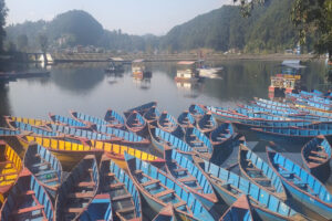 पर्यटक घट्दा बेगनासका डुङ्गा व्यवसायी सङ्कटमा