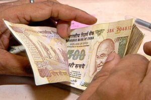 सरकारले हटायो भारतीय ठूला दरका नोट प्रतिबन्ध