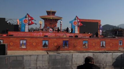 विभिन्न प्रहारका बाबजुद लोकतन्त्र र एमाले विचलित भएको छैनः अध्यक्ष ओलि