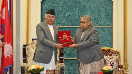 चुनावको मितिमा दाँयाबाँया नहुने गरी सम्पूर्ण ध्यान केन्द्रित गर्न सरकारलाई राष्ट्रपतिको सुझाव