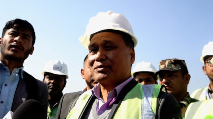 टुकुचामा निर्माणाधिन ढल प्रशोधन केन्द्रको अवलोकन गर्दै घिसिङले भने- काम चाँडै सकिन्छ